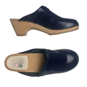 Maguba | Berkeley Dark Navy Blue Leather Clogs